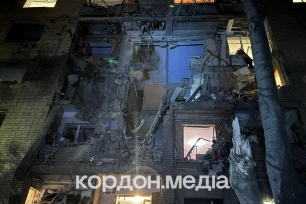 росіяни вдарили КАБами по багатоповерхівці в Сумах, під завалами можуть перебувати люди✅ Ми у Telegram | Viberhttps://invite.v... - на we.ua