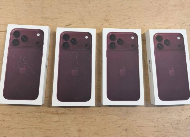 Митники зупинили перші спроби незаконного ввезення в Україну iPhone 18 Pro MaxЇх без декларування переміщували через кордон ав... - на we.ua