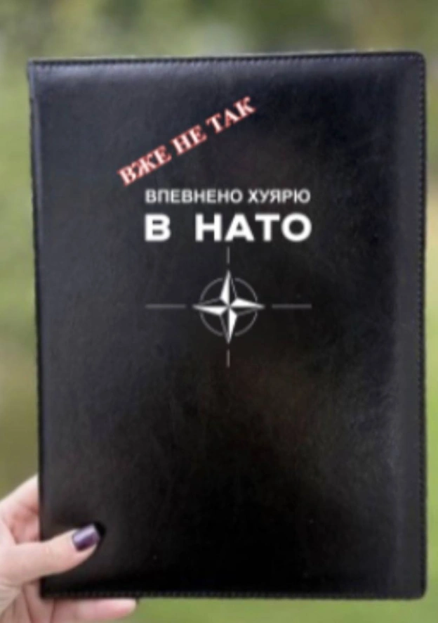 Хто чекав папочки?🤩Будуть у суботу і старі і нові🫡Замовляйте поки є вільні.Вартість папки 550 грнДля замовлення мені @Rus... - на we.ua