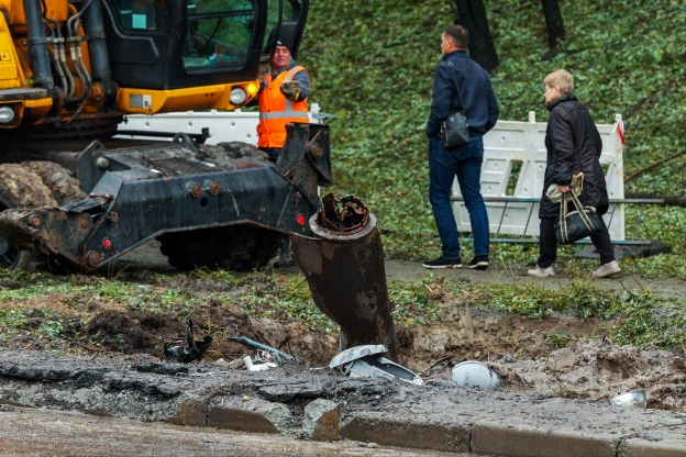 Нічний обстріл Подолу: наслідки руйнувань 💔​Подільський район столиці після чергової комбінованої атаки.* ​Пошкоджений фасад ... - на we.ua