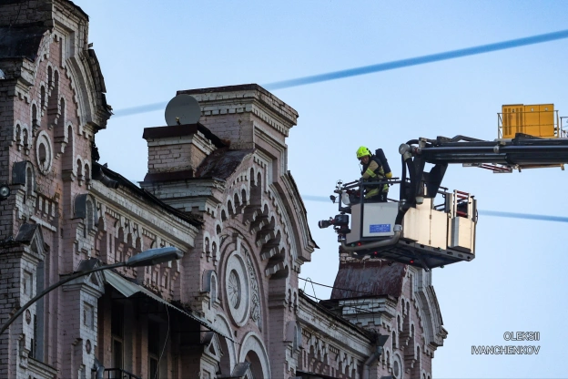 Влучання в медичний центр «Добробут» у КиєвіУнаслідок ворожого удару пошкоджено медичний центр «Добробут» на вулиці Антоновича... - на we.ua
