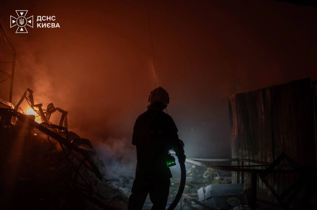 росіяни вбили дитину у Вишгороді під час нічної атаки, її тіло дістали з-під завалівТакож відомо про трьох постраждалих, зокре... - на we.ua