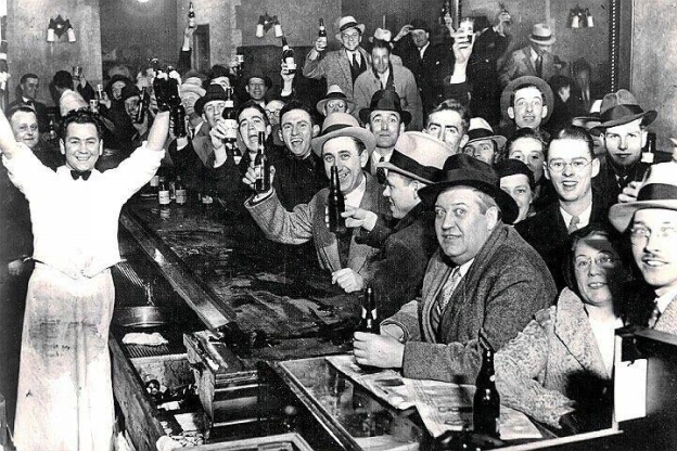 5 грудня 1933 року. Америка святкує скасування 18 поправки до Конституції, тобто “сухого закону”. Чому і як його взагалі впровад... - на we.ua