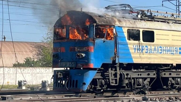 Україна майже вичерпала резерв локомотивів на тлі російських ударів по залізниці та веде переговори з європейськими партнерами п... - на we.ua