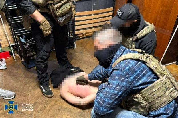 СБУ за сприяння ФБР затримала у Києві засновника ТГ-каналу, який закликав підписників до терактів та надавав інструкції з вигото... - на we.ua