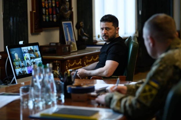 Багато пошкоджень енергомережі, об’єктів передачі електрики. Відновлення ведеться цілодобово, - Зеленський Також президент заз... - на we.ua