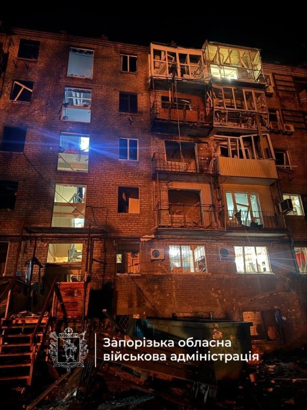 Вночі росіяни атакували Запоріжжя, Кривий Ріг та Херсон▪️У Херсоні загинув водій «швидкої», ще 15 людей поранені, серед них ді... - на we.ua