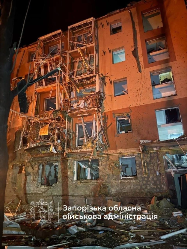 Вночі росіяни атакували Запоріжжя, Кривий Ріг та Херсон▪️У Херсоні загинув водій «швидкої», ще 15 людей поранені, серед них ді... - на we.ua