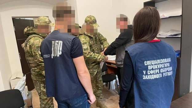 ДБР повідомило про підозру військовому Львівського ТЦК, який до смерті побив мобілізованого чоловікаПідозрюваному загрожує до ... - на we.ua