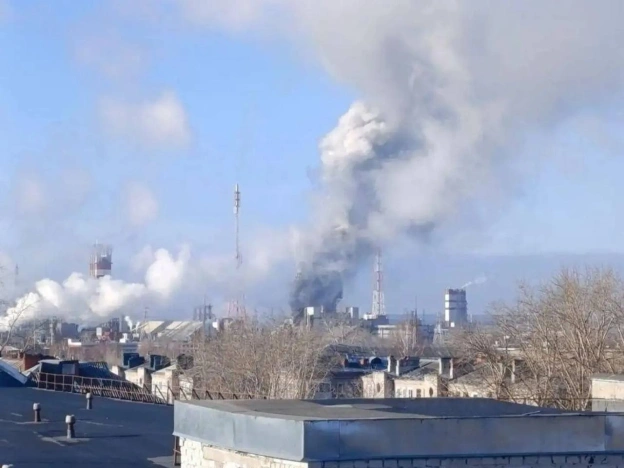 Дрони ЗСУ атакували хімзавод у Пермському краї.Безпілотники уразили підприємство «Азот» АТ «ОХК «Уралхім»На завод припадає 3... - на we.ua