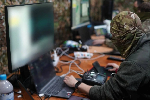 Сили оборони доставили ще 4 тонни гуманітарної допомоги мешканцям окупованих ОлешокВ межах гуманітарної операції військові за ... - на we.ua