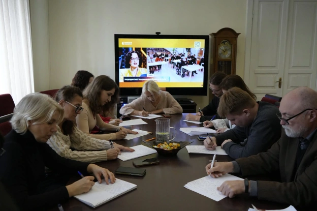 УІНП ПИШЕ ДИКТАНТ!Команда Українського інституту національної пам’яті долучилася до написання Радіодиктанту національної єднос... - на we.ua