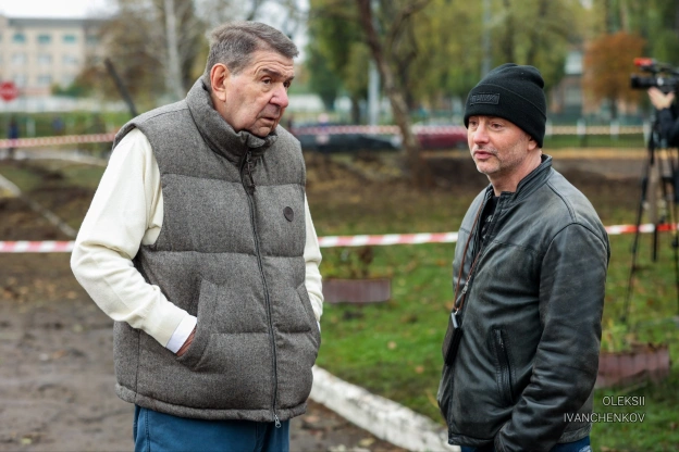 Удар балістики по території кампусу університету в Деснянському районі Києва.Окрім пошкоджень корпусів і гуртожитків, вибухова... - на we.ua