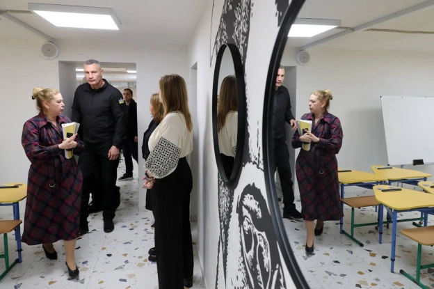 Віталій Кличко: Перевірив капітально відремонтоване укриття в одній зі шкіл у Солом\'янському районі столиці. Раніше у цьому схо... - на we.ua