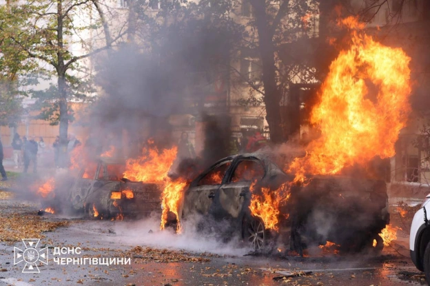 💔У Чернігові внаслідок ворожого удару загинули дві 15-річні дівчиниЩе 9 людей постраждали, серед них – двоє дітей.Виникли по... - на we.ua